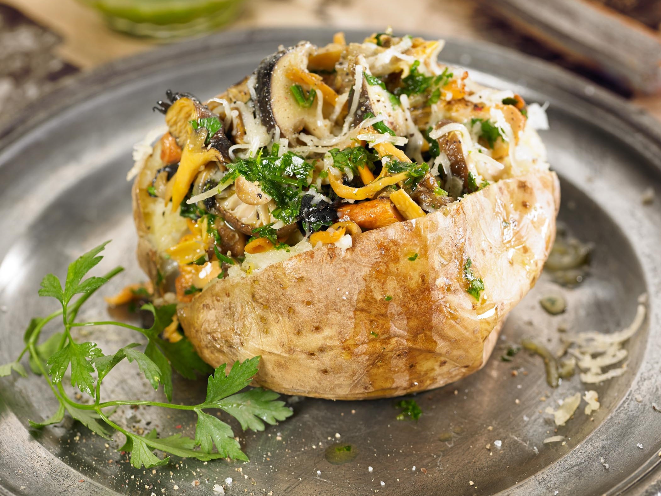 The Baked Potatoes With Parsley Oil 